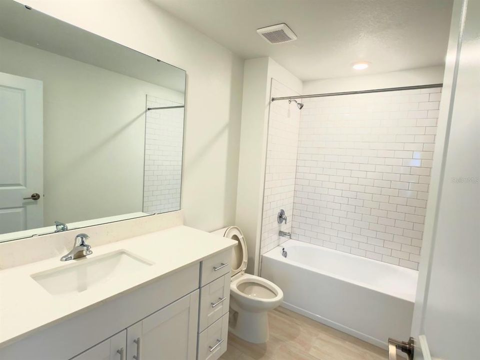 En Renta: $2,400 (4 camas, 2 baños, 1817 Pies cuadrados)
