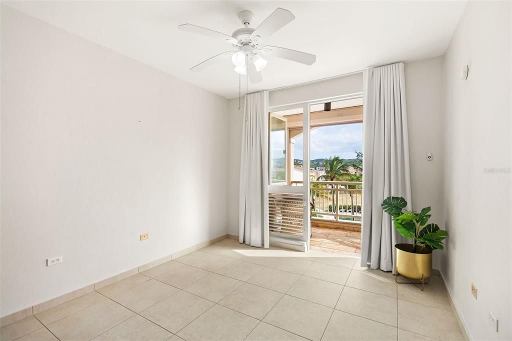 For Sale: $1,495,000 (4 beds, 3 baths, 3000 Square Feet)