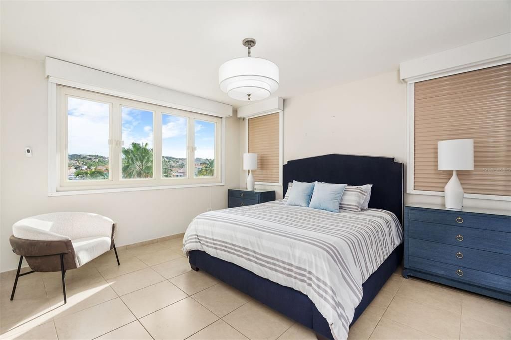 For Sale: $1,495,000 (4 beds, 3 baths, 3000 Square Feet)