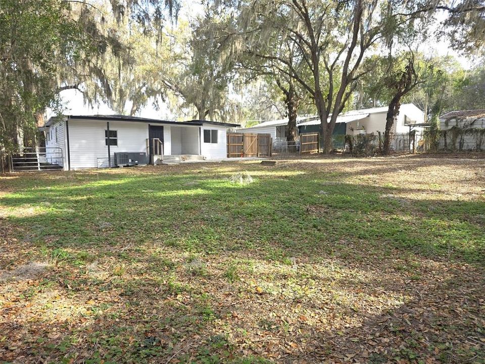 Active With Contract: $169,900 (3 beds, 3 baths, 1456 Square Feet)