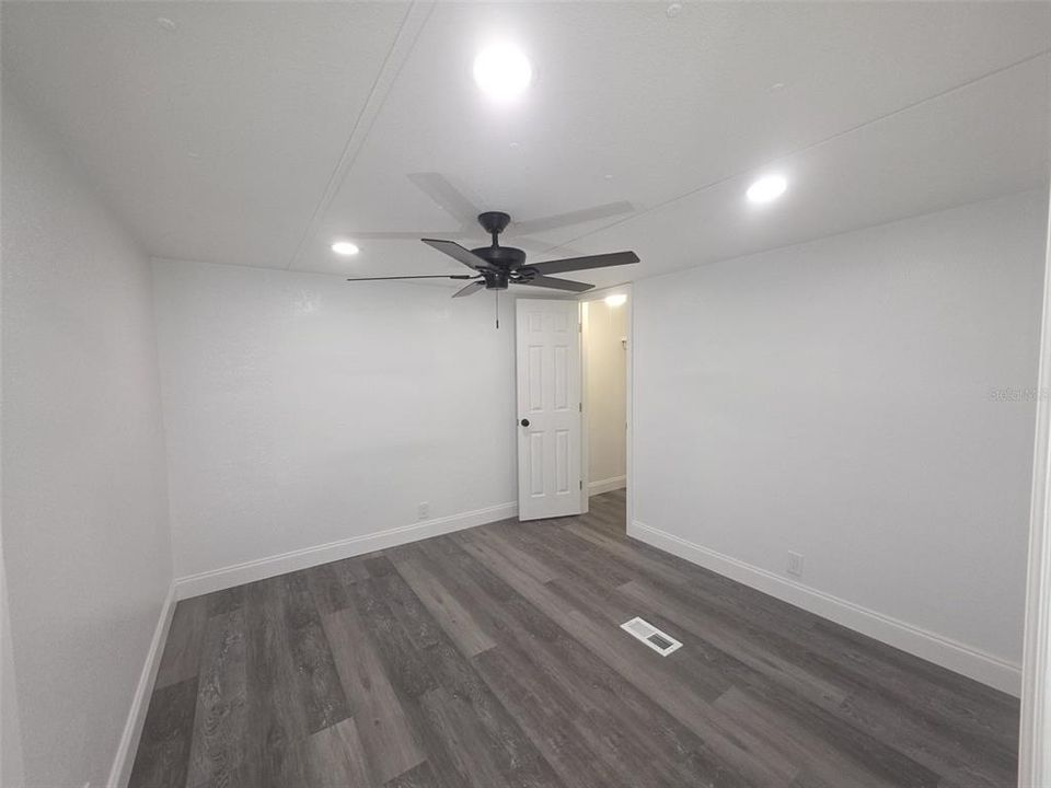 Active With Contract: $169,900 (3 beds, 3 baths, 1456 Square Feet)