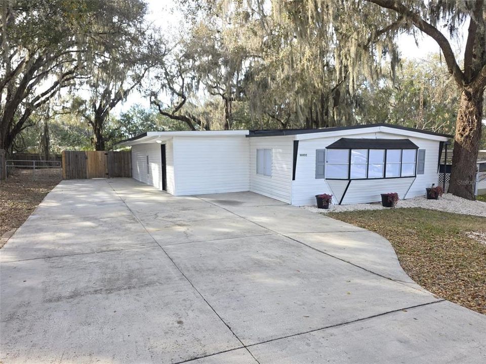 Active With Contract: $169,900 (3 beds, 3 baths, 1456 Square Feet)