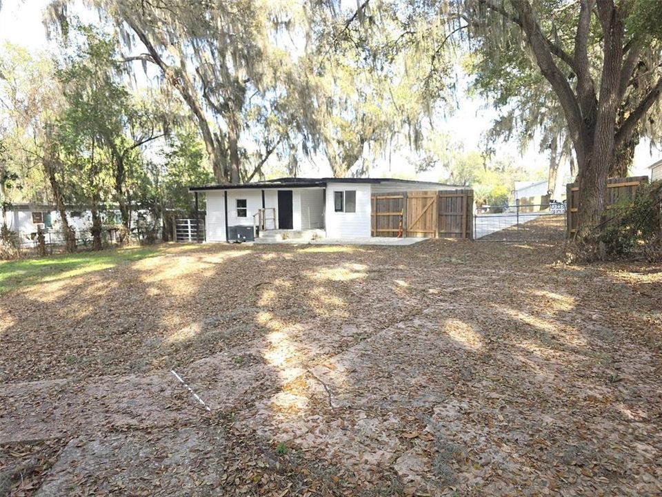 Active With Contract: $169,900 (3 beds, 3 baths, 1456 Square Feet)