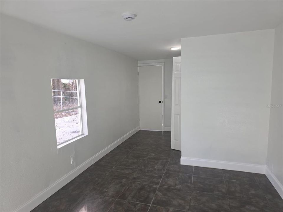 Active With Contract: $169,900 (3 beds, 3 baths, 1456 Square Feet)