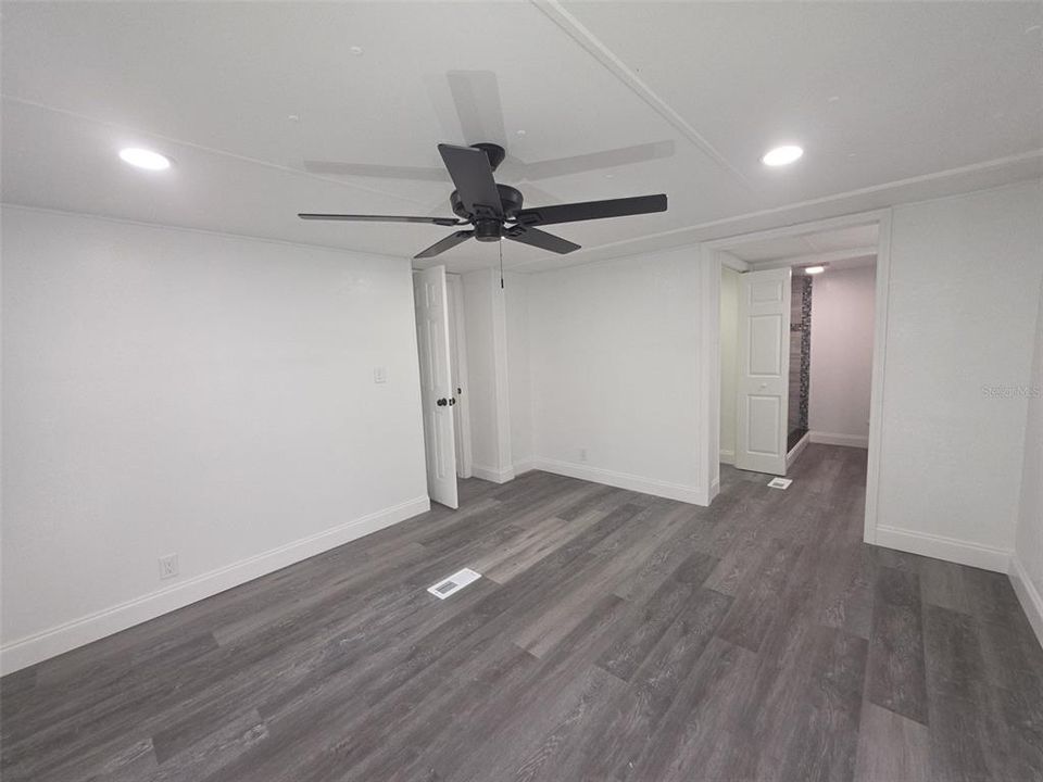 Active With Contract: $169,900 (3 beds, 3 baths, 1456 Square Feet)