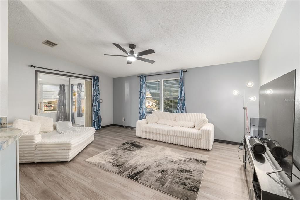 En Venta: $209,900 (2 camas, 2 baños, 1092 Pies cuadrados)