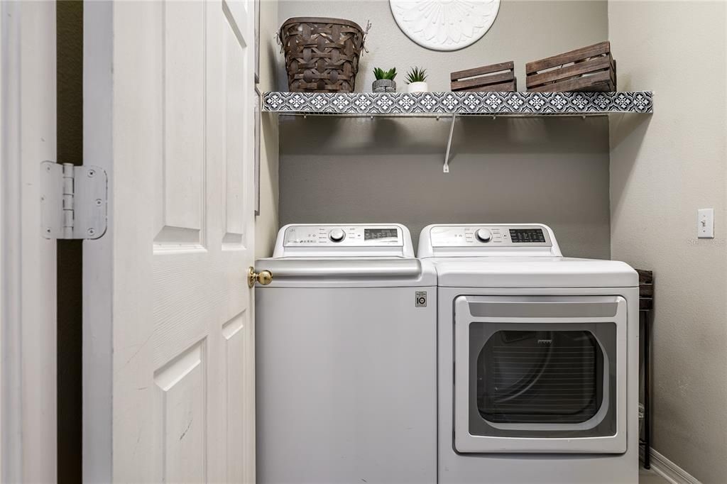 Под контрактом: $355,000 (3 спален, 2 ванн, 1703 Квадратных фут)