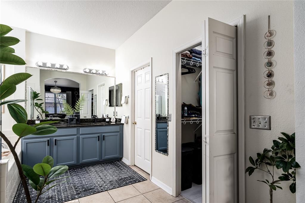 Под контрактом: $355,000 (3 спален, 2 ванн, 1703 Квадратных фут)