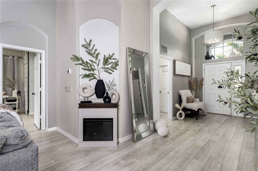 Под контрактом: $355,000 (3 спален, 2 ванн, 1703 Квадратных фут)