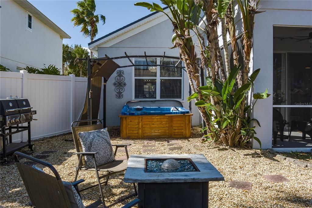 Под контрактом: $355,000 (3 спален, 2 ванн, 1703 Квадратных фут)