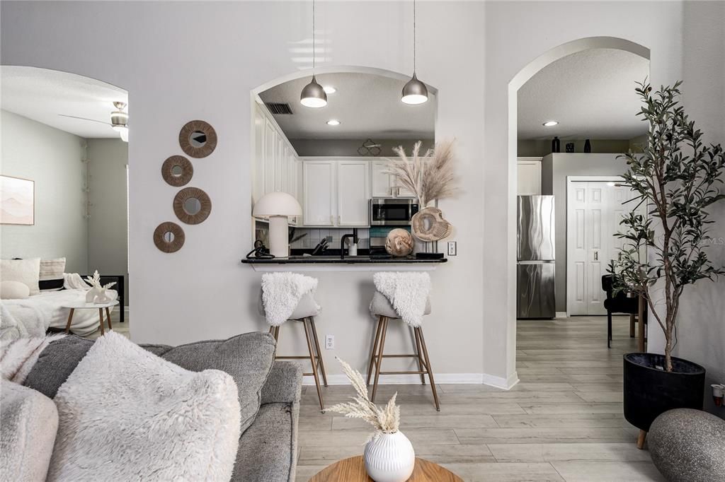 Под контрактом: $355,000 (3 спален, 2 ванн, 1703 Квадратных фут)