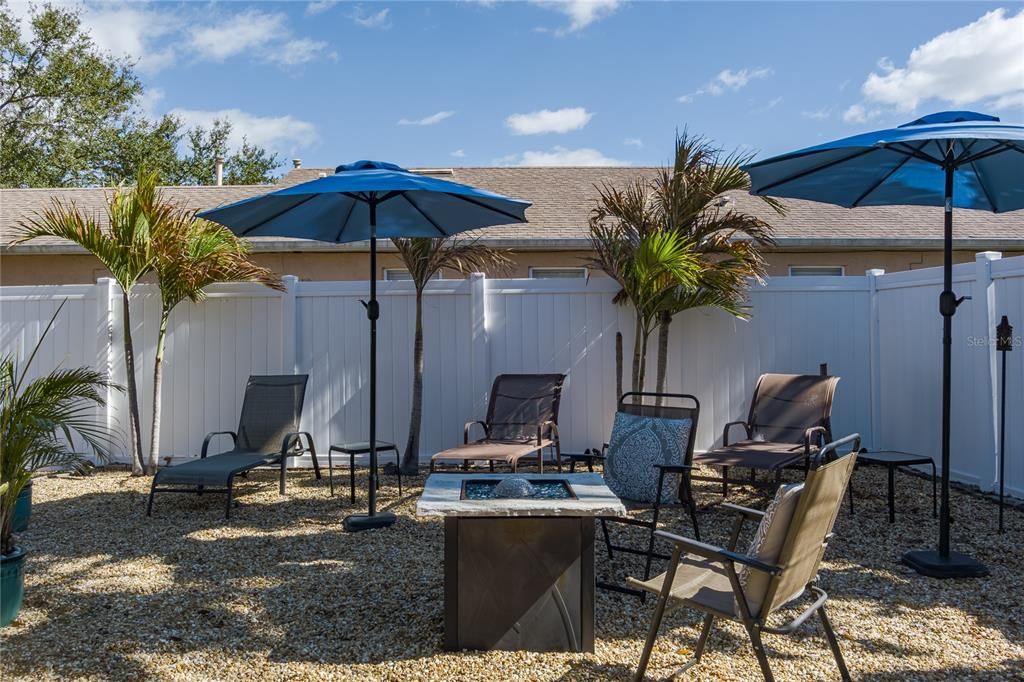 Под контрактом: $355,000 (3 спален, 2 ванн, 1703 Квадратных фут)