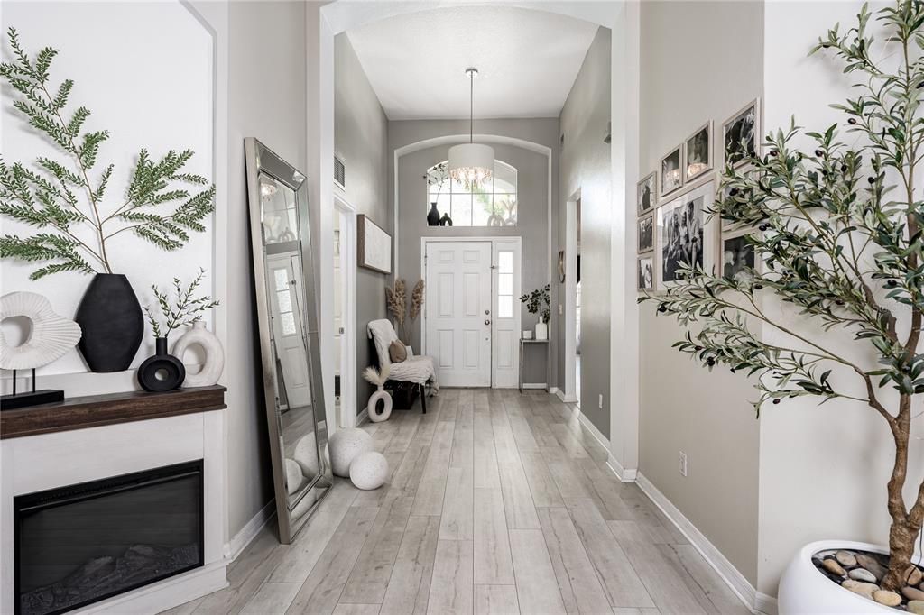 Под контрактом: $355,000 (3 спален, 2 ванн, 1703 Квадратных фут)