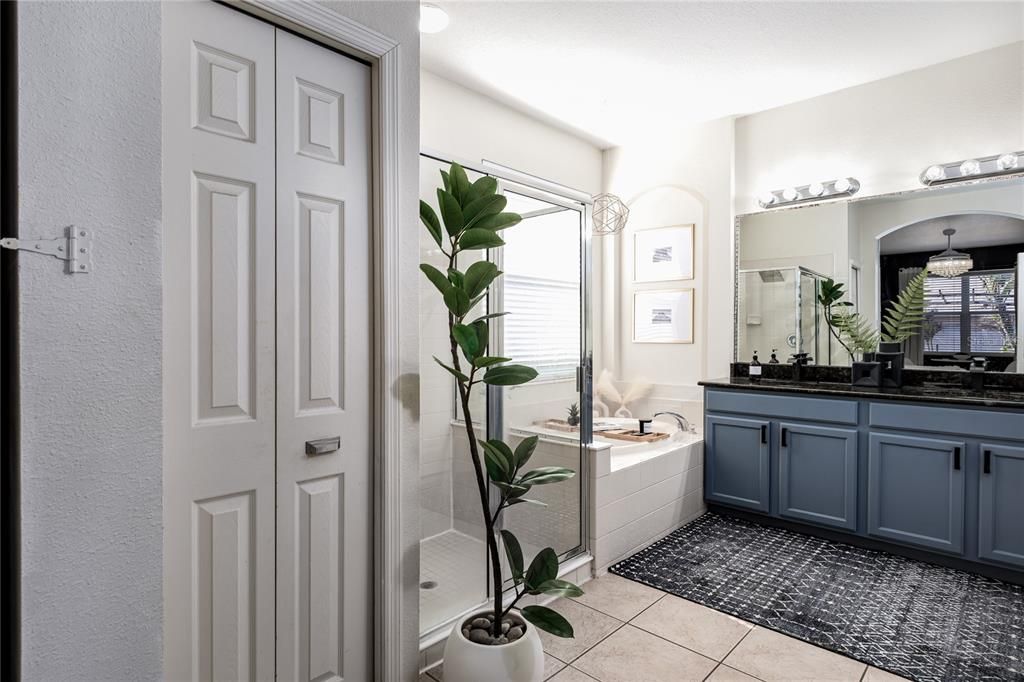 Под контрактом: $355,000 (3 спален, 2 ванн, 1703 Квадратных фут)