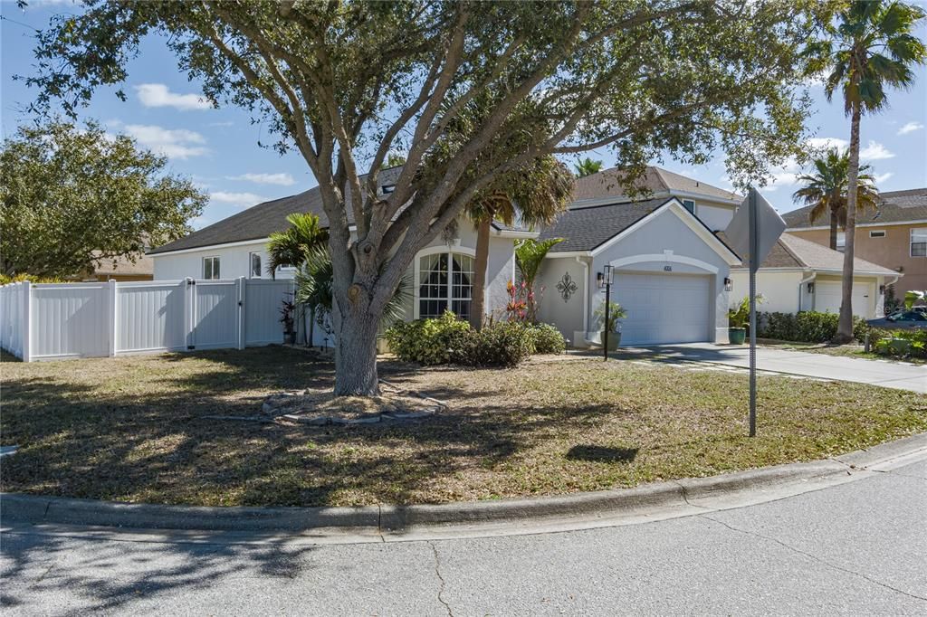 Под контрактом: $355,000 (3 спален, 2 ванн, 1703 Квадратных фут)