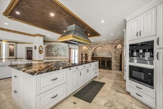 En Venta: $2,750,000 (5 camas, 4 baños, 6000 Pies cuadrados)