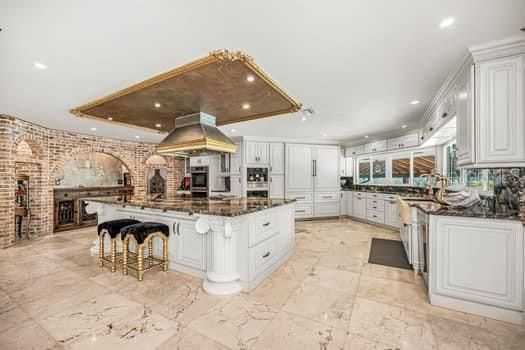 En Venta: $2,750,000 (5 camas, 4 baños, 6000 Pies cuadrados)