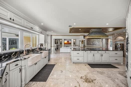 En Venta: $2,750,000 (5 camas, 4 baños, 6000 Pies cuadrados)