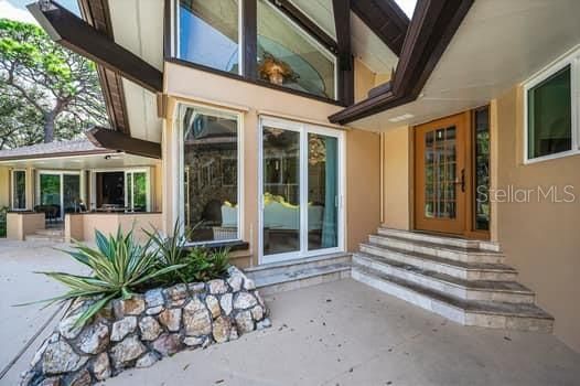 En Venta: $2,750,000 (5 camas, 4 baños, 6000 Pies cuadrados)