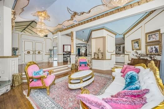 En Venta: $2,750,000 (5 camas, 4 baños, 6000 Pies cuadrados)