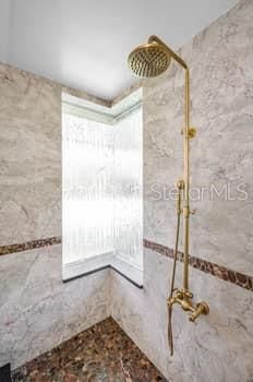 En Venta: $2,750,000 (5 camas, 4 baños, 6000 Pies cuadrados)