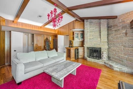 En Venta: $2,750,000 (5 camas, 4 baños, 6000 Pies cuadrados)