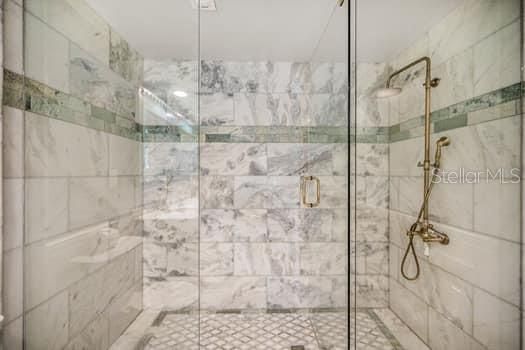 En Venta: $2,750,000 (5 camas, 4 baños, 6000 Pies cuadrados)