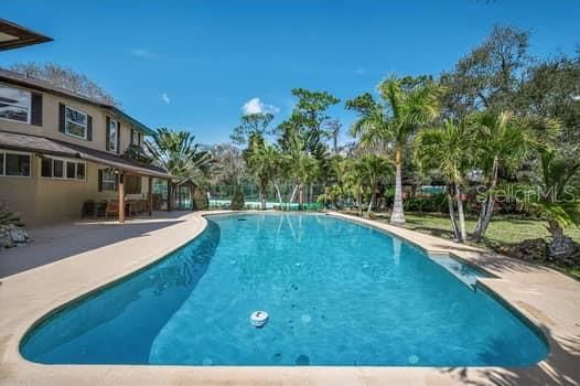 En Venta: $2,750,000 (5 camas, 4 baños, 6000 Pies cuadrados)