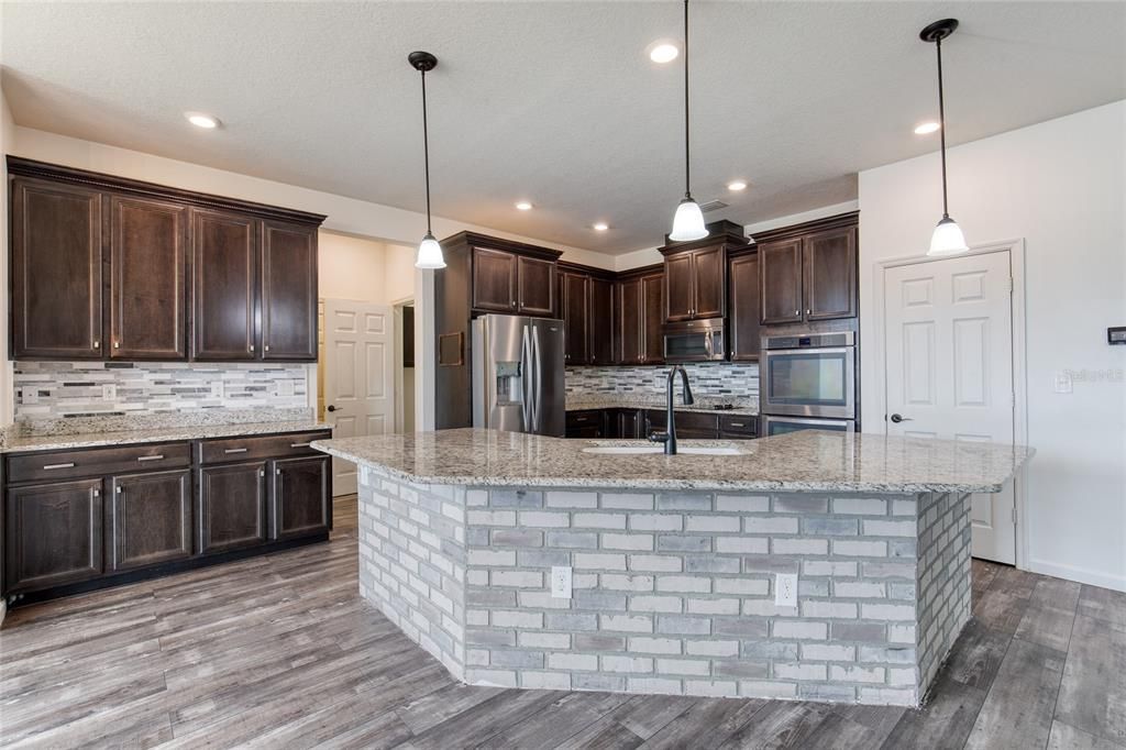 Active With Contract: $449,950 (4 beds, 2 baths, 2850 Square Feet)