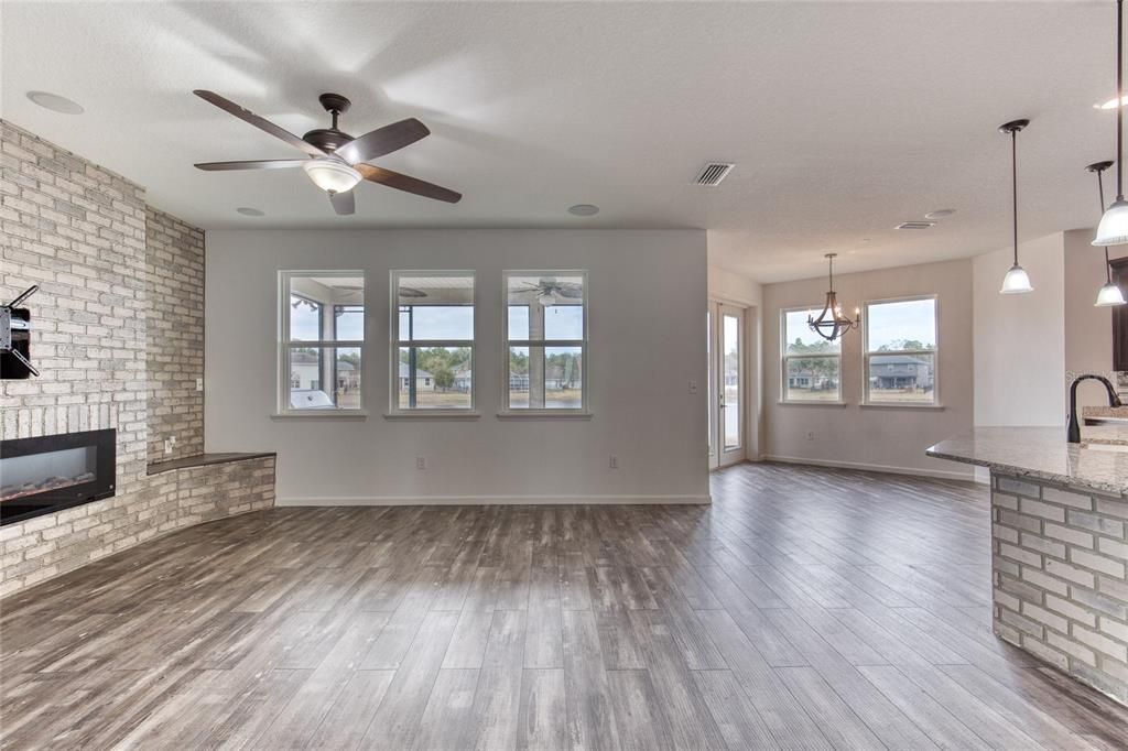 Active With Contract: $449,950 (4 beds, 2 baths, 2850 Square Feet)