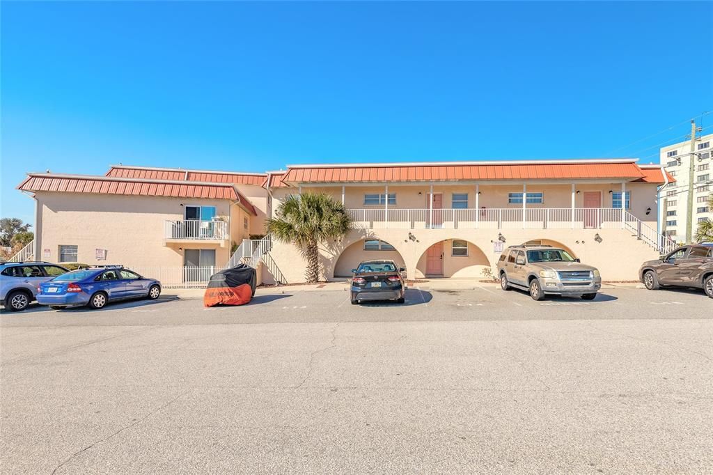 For Sale: $199,900 (2 beds, 1 baths, 952 Square Feet)