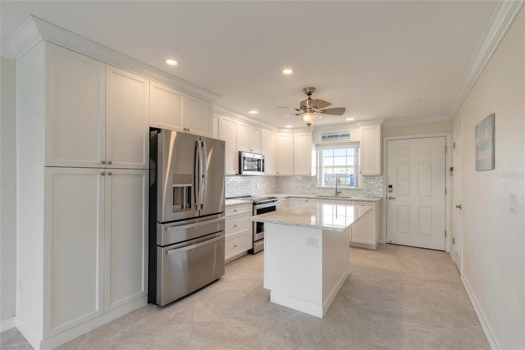 For Sale: $199,900 (2 beds, 1 baths, 952 Square Feet)