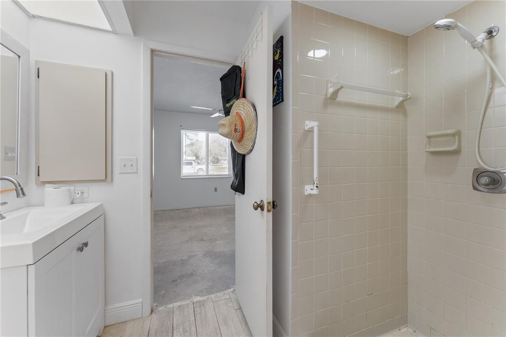 Activo con contrato: $549,900 (2 camas, 2 baños, 1203 Pies cuadrados)