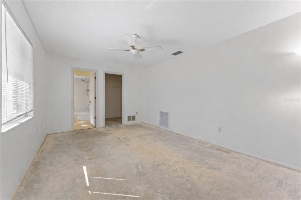 Activo con contrato: $549,900 (2 camas, 2 baños, 1203 Pies cuadrados)