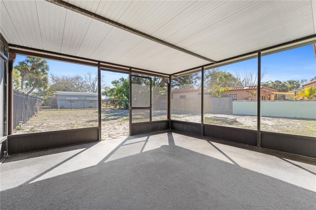 Activo con contrato: $549,900 (2 camas, 2 baños, 1203 Pies cuadrados)