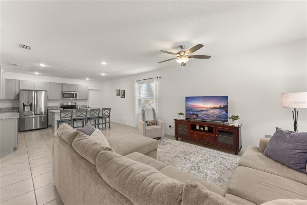 For Sale: $296,500 (3 beds, 2 baths, 1581 Square Feet)