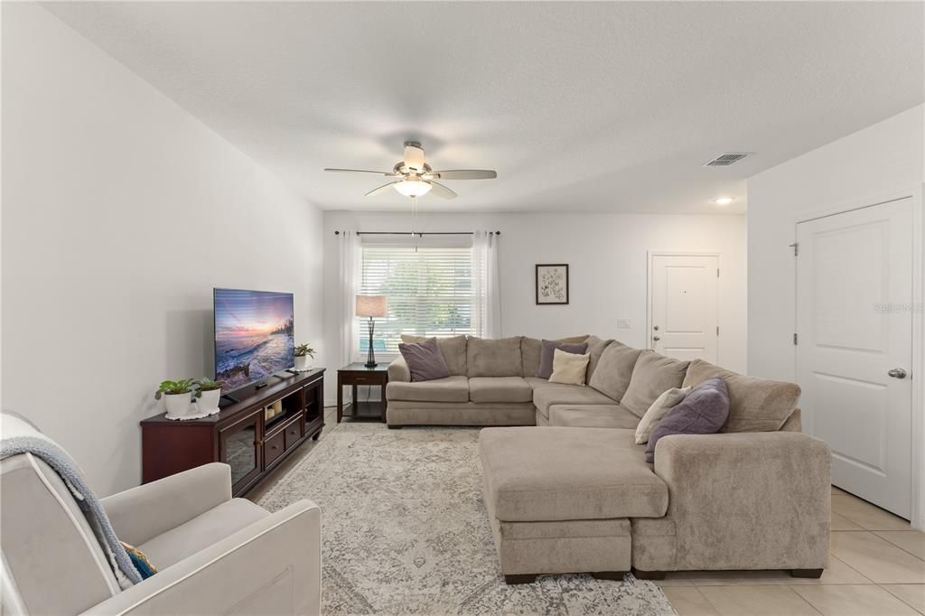 For Sale: $296,500 (3 beds, 2 baths, 1581 Square Feet)