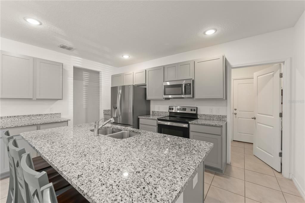 For Sale: $296,500 (3 beds, 2 baths, 1581 Square Feet)