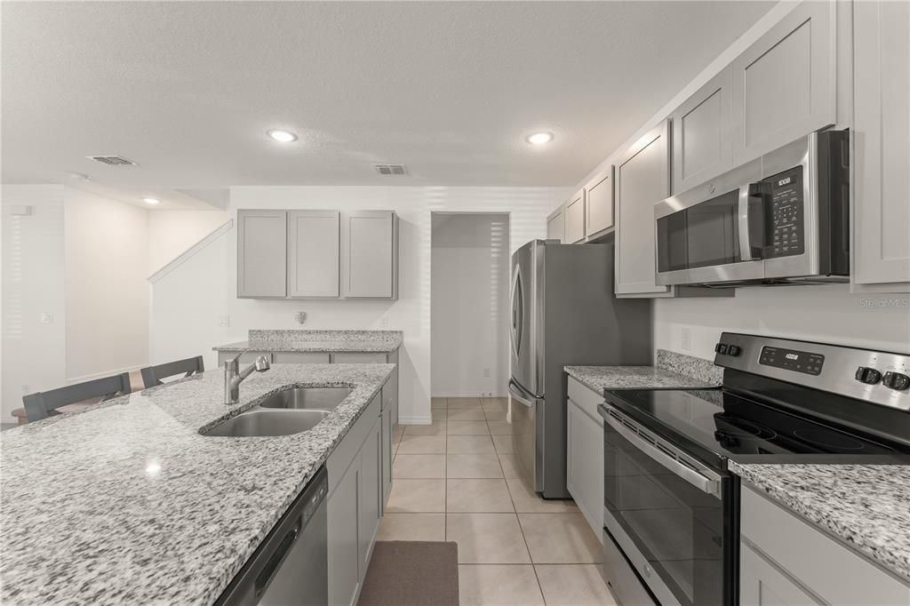 For Sale: $296,500 (3 beds, 2 baths, 1581 Square Feet)