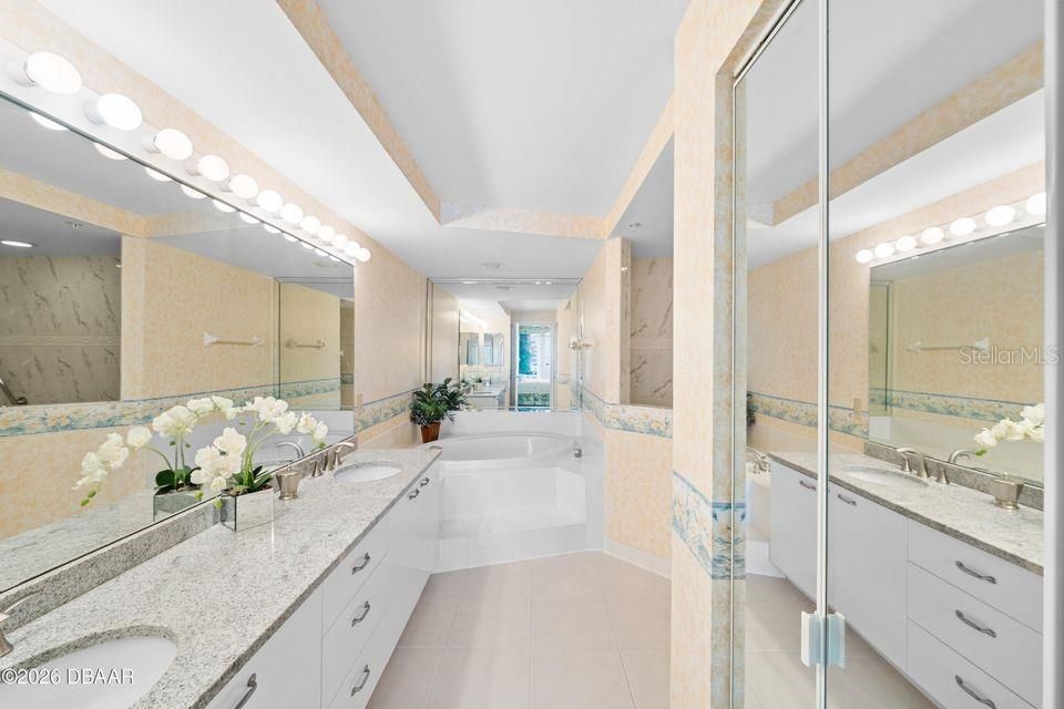 En Venta: $749,900 (3 camas, 3 baños, 2362 Pies cuadrados)