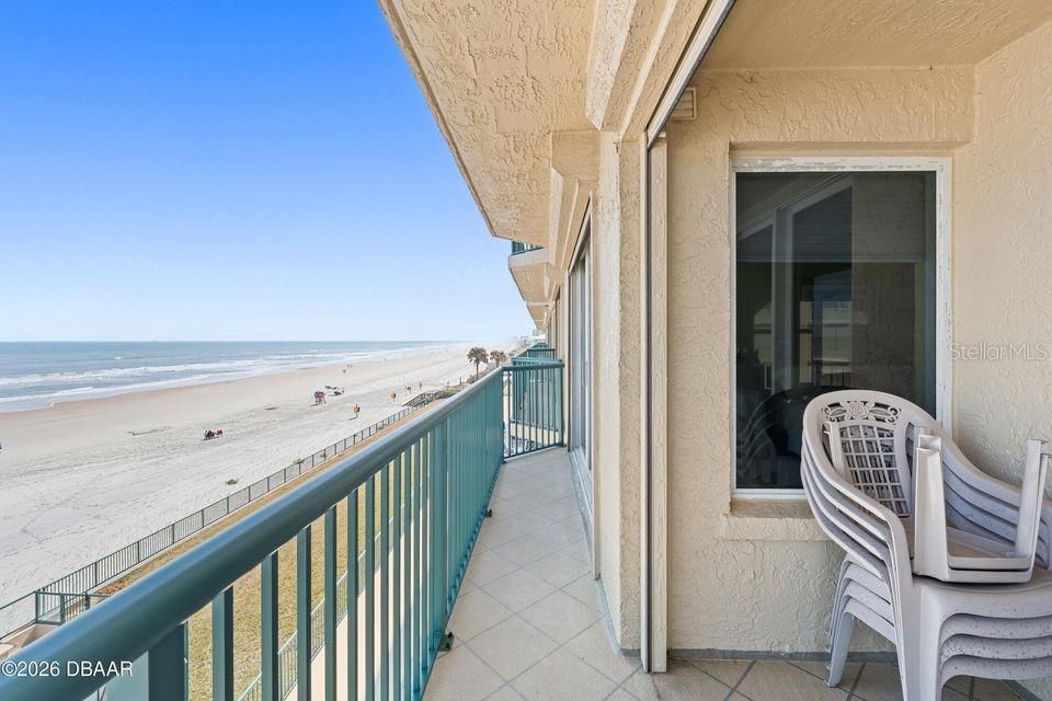 En Venta: $749,900 (3 camas, 3 baños, 2362 Pies cuadrados)