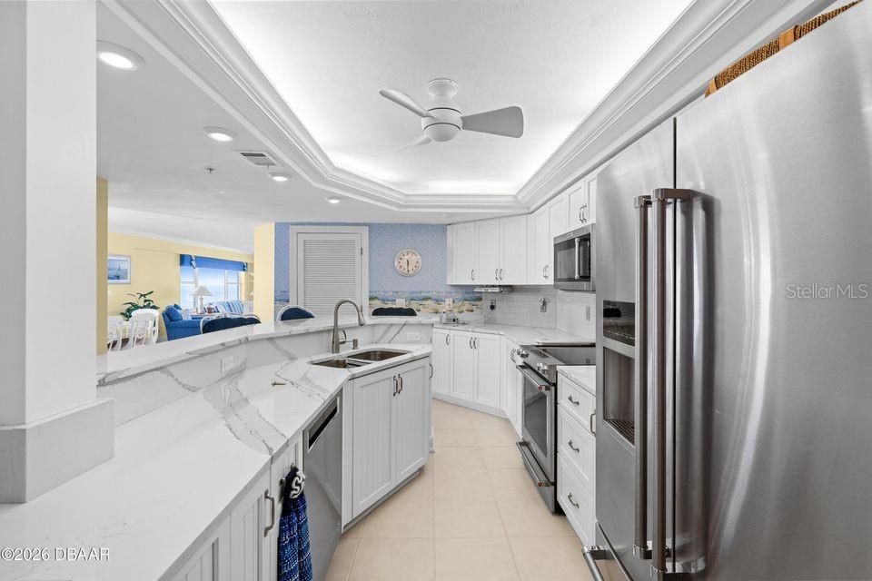 En Venta: $749,900 (3 camas, 3 baños, 2362 Pies cuadrados)