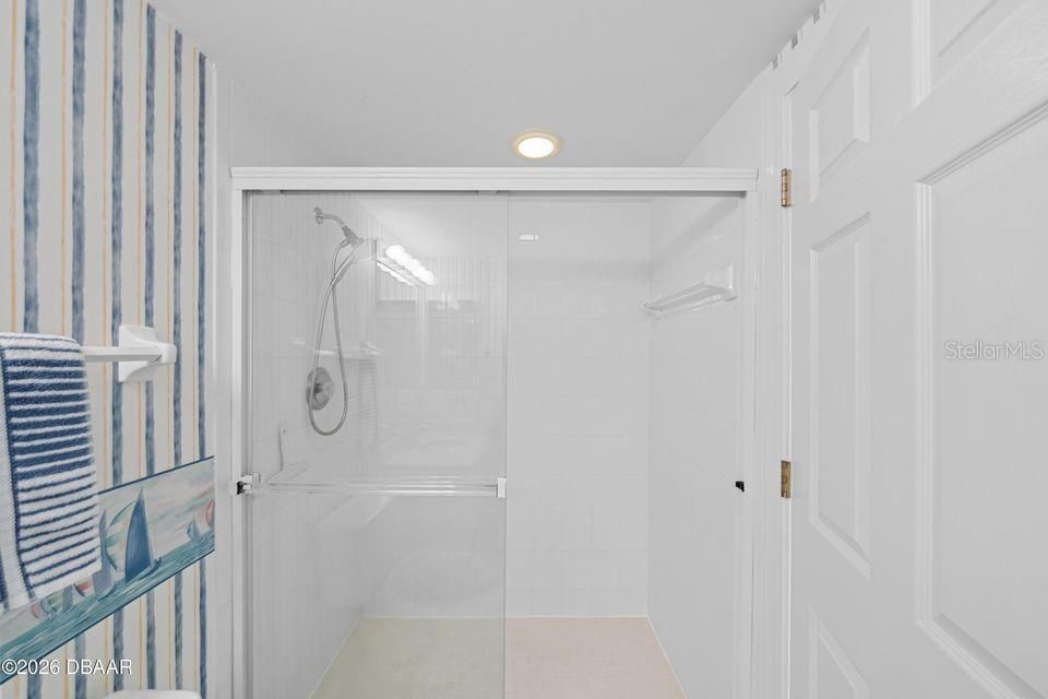 En Venta: $749,900 (3 camas, 3 baños, 2362 Pies cuadrados)