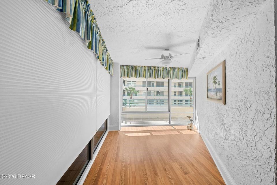 En Venta: $749,900 (3 camas, 3 baños, 2362 Pies cuadrados)