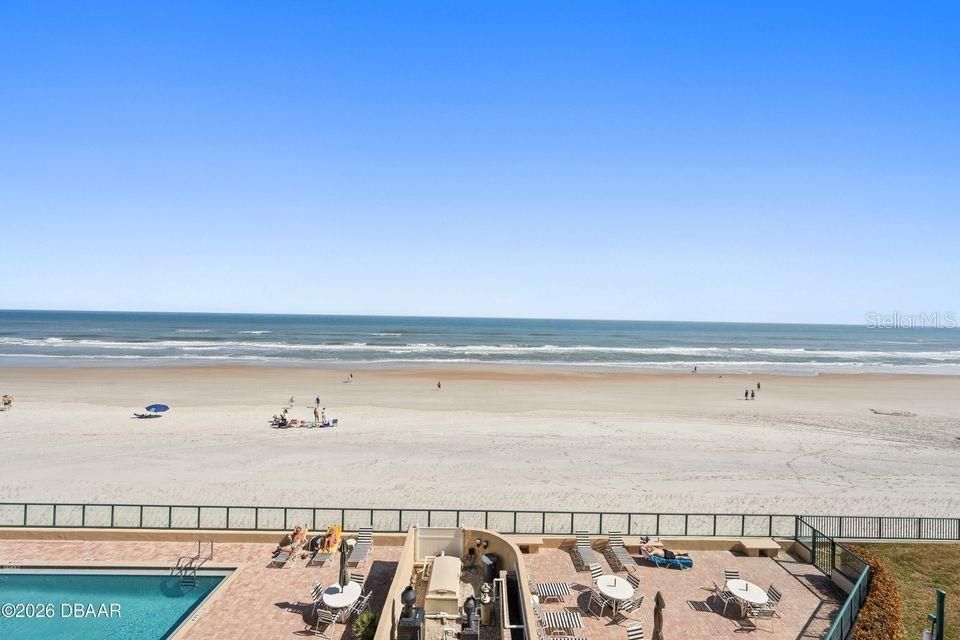 En Venta: $749,900 (3 camas, 3 baños, 2362 Pies cuadrados)