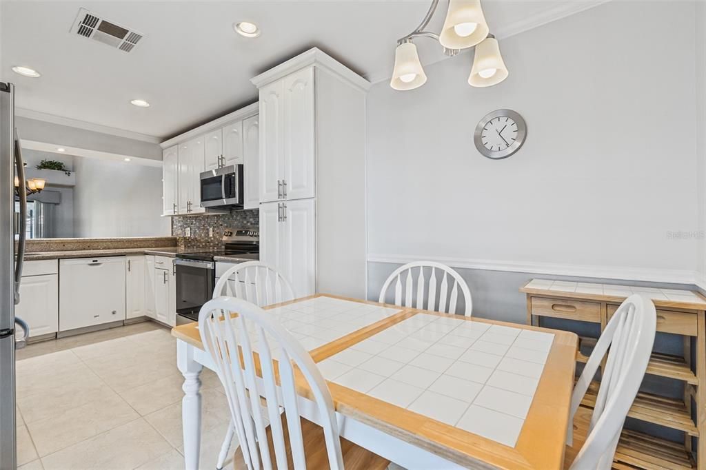 Activo con contrato: $448,000 (2 camas, 2 baños, 1575 Pies cuadrados)