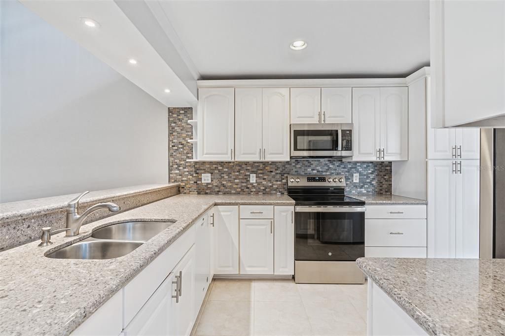 Activo con contrato: $448,000 (2 camas, 2 baños, 1575 Pies cuadrados)