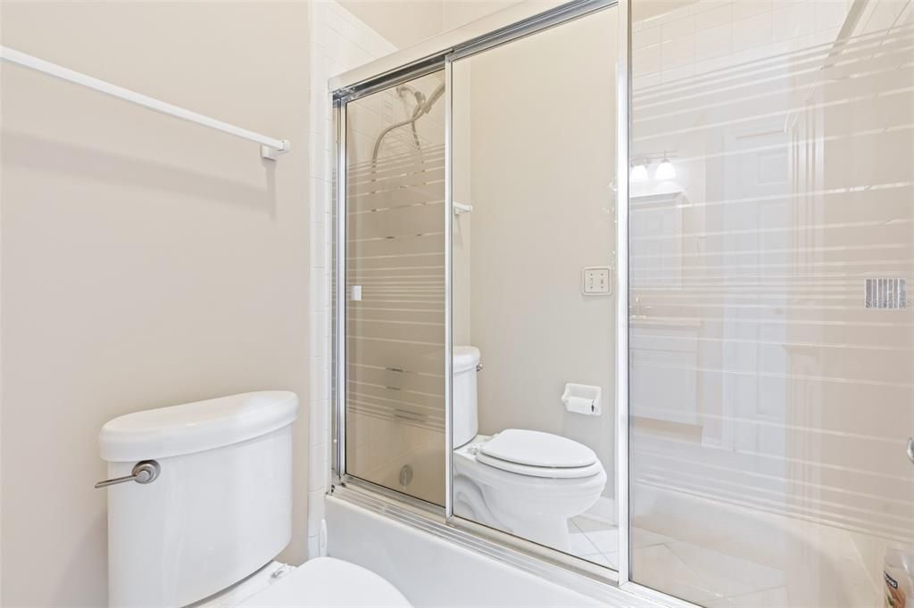 Activo con contrato: $448,000 (2 camas, 2 baños, 1575 Pies cuadrados)