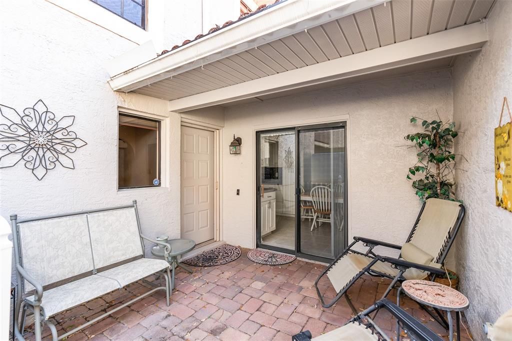 Activo con contrato: $448,000 (2 camas, 2 baños, 1575 Pies cuadrados)