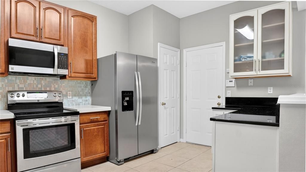 For Sale: $355,000 (2 beds, 2 baths, 1550 Square Feet)